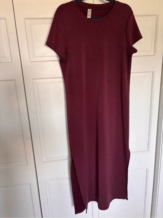 SPANX Dresses & Skirts - SPANX Burgundy Short-Sleeve Midi Crewneck Dress